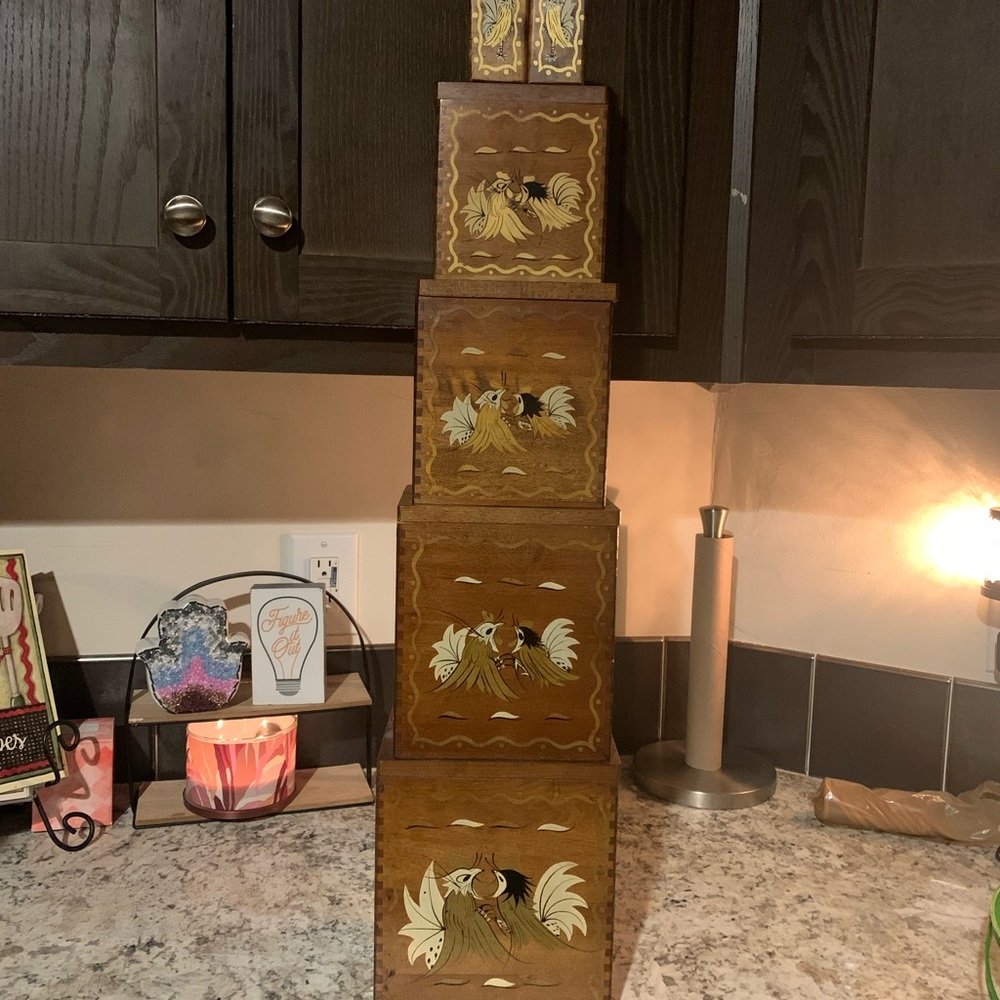 SALE!!! Awesome Vintage Wooden Rooster Canister Nesting Box Set of 4